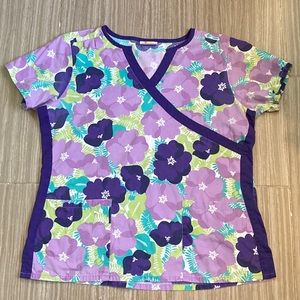 L-XL UA Floral Scrub Top with purple blooms, no size tag (see measurements). 💜
